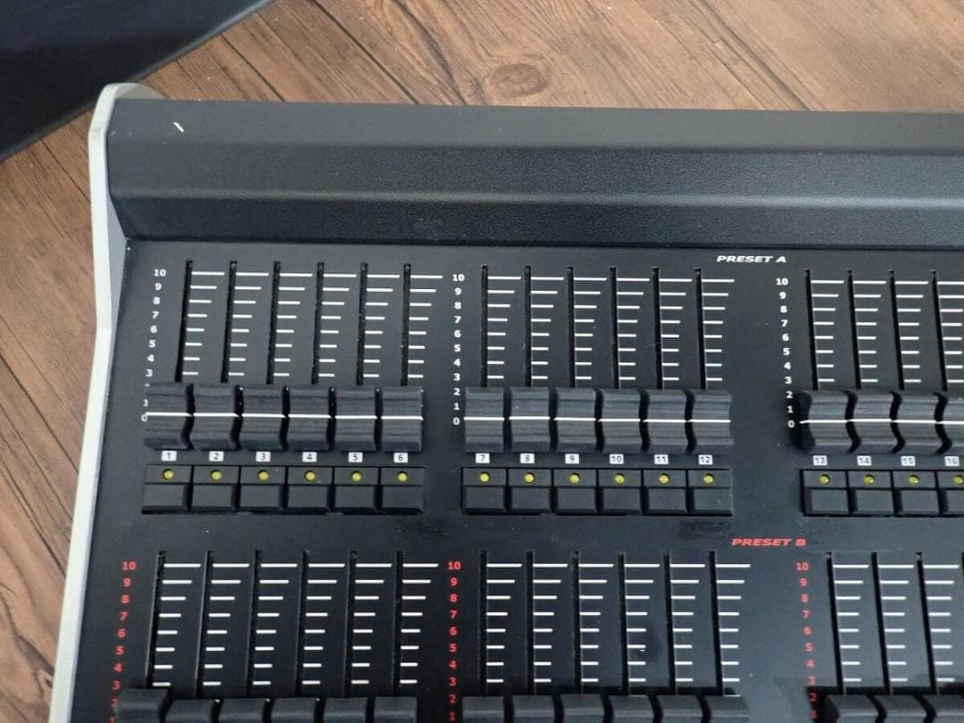 zero88 Solution ライティングコントローラー 照明調光卓49866