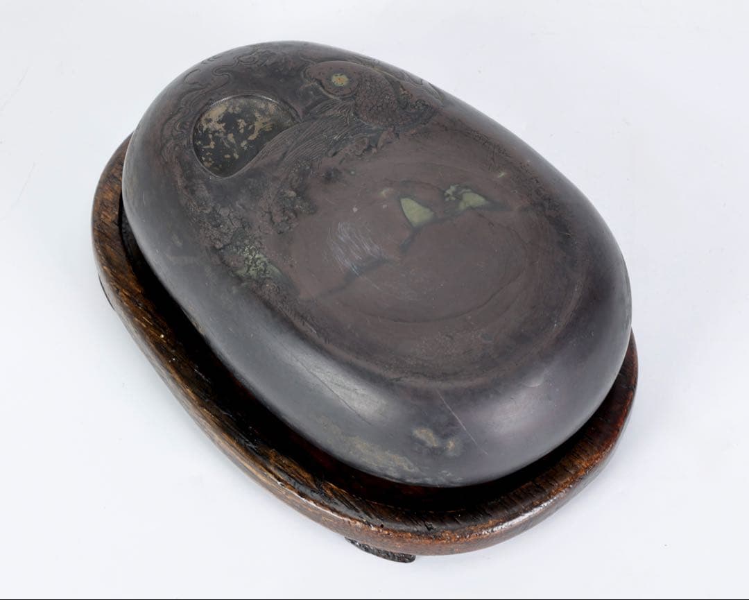 中国古玩 端渓硯 鯉図陽刻 唐木台付 文房四宝 書道具 古美術 骨董品 中国美術