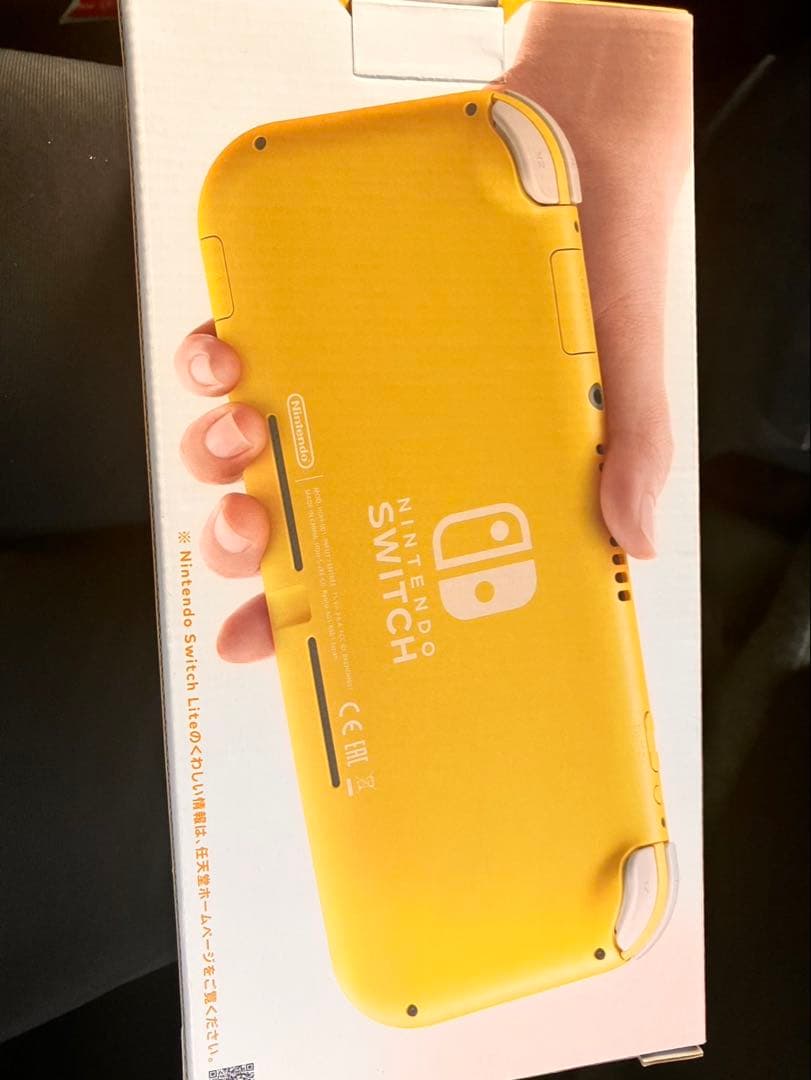 任天堂　Switchライト　ピンク　未使用品