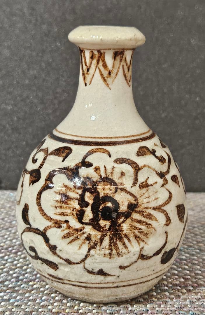 中国古陶磁器　中国古美術　宋〜明朝期 磁州窯　鉄絵　牡丹唐草文様　徳利　花入れ