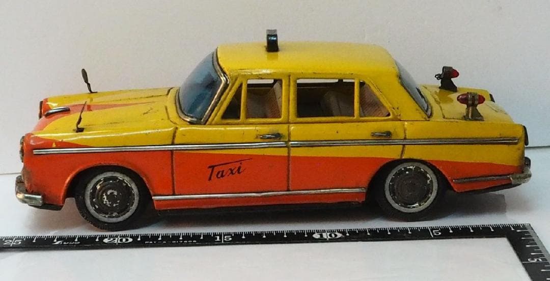 萬代屋【イスズ ベレル タクシー リモコン欠】当時物ブリキ製ミニカーTIN【箱無