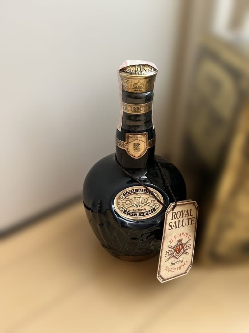 古酒 Salute ウイスキー 青陶器ボトル　箱、袋付き　未開栓