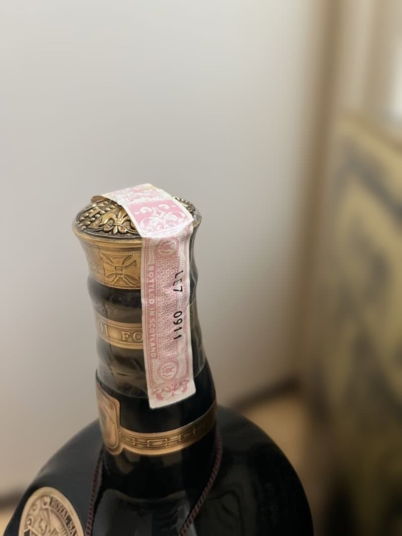 古酒 Salute ウイスキー 青陶器ボトル　箱、袋付き　未開栓