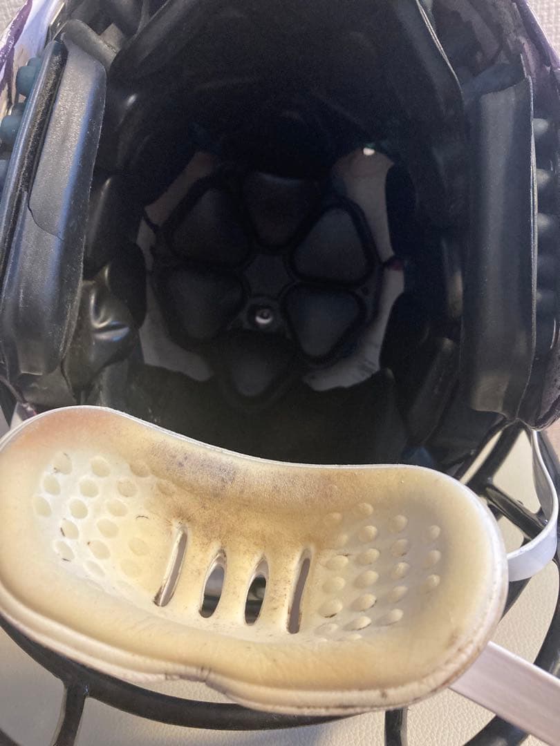 アメリカンフットボールヘルメットSchutt Lサイズ　中古