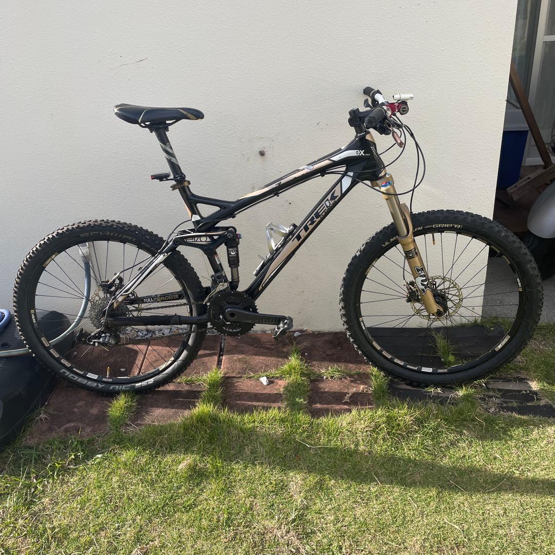 トレック フューエル EX 9.7 OCLVカーボン