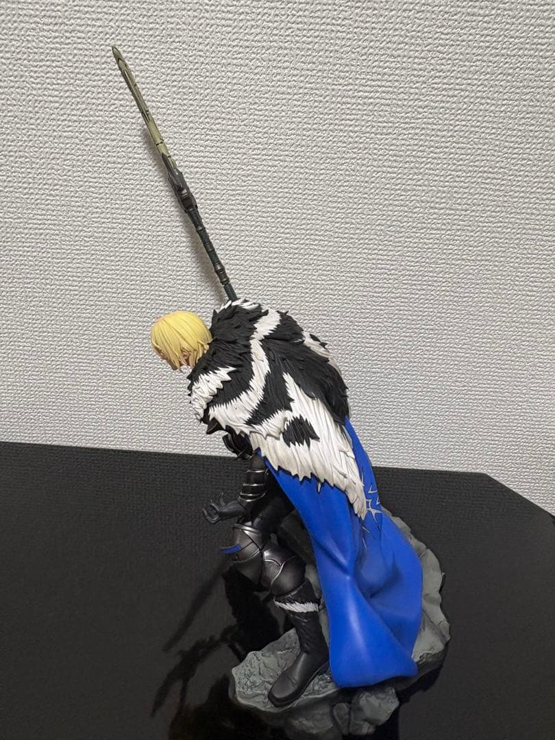 ファイアーエムブレム　風花雪月　ディミトリ　フィギュア