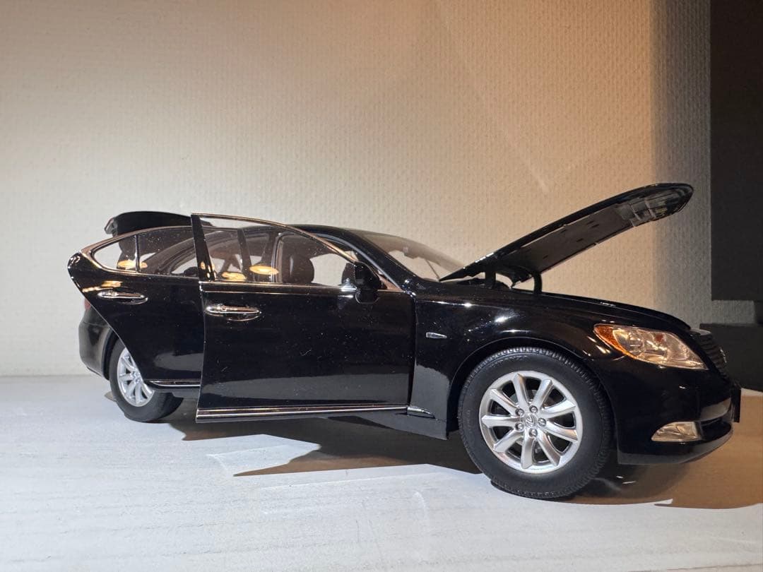 NOREV Lexus LS 460 ブラック ミニカー