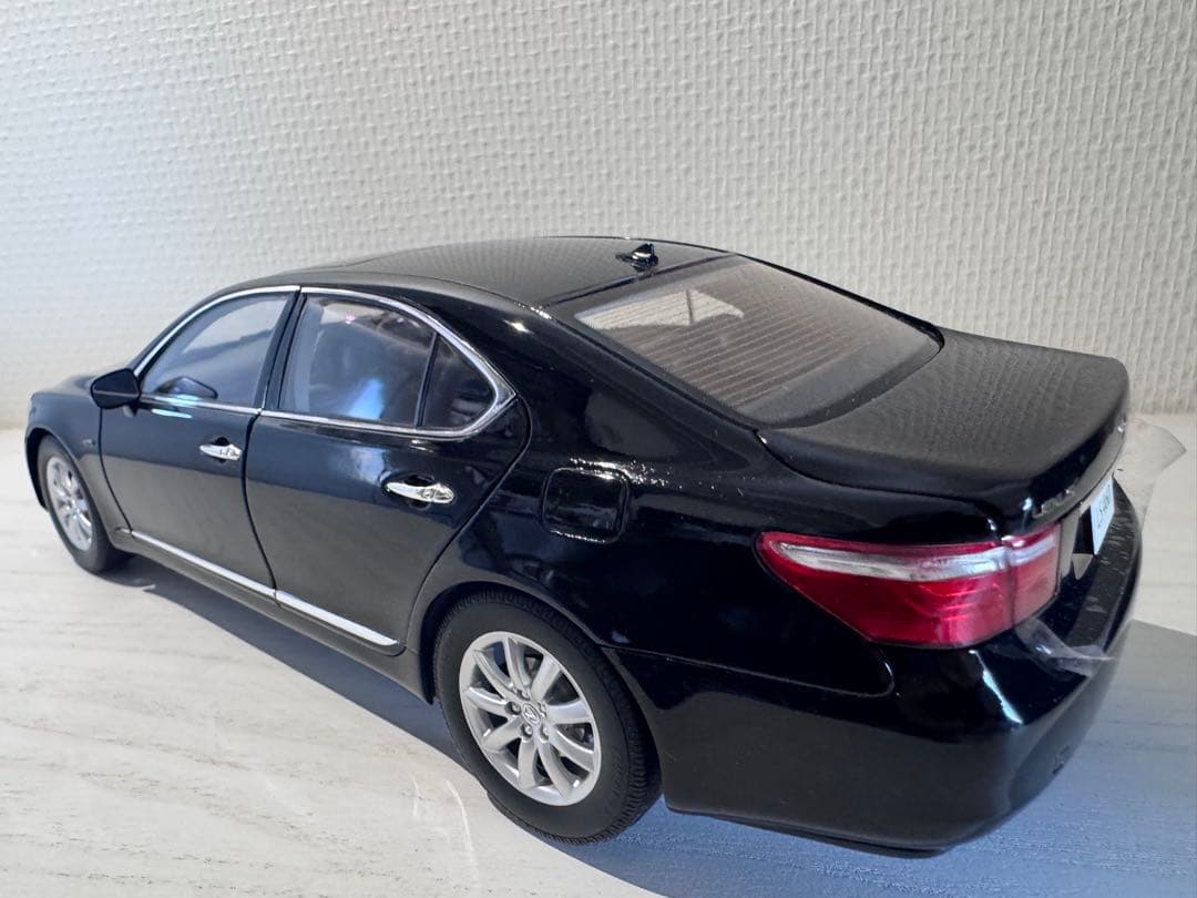 NOREV Lexus LS 460 ブラック ミニカー