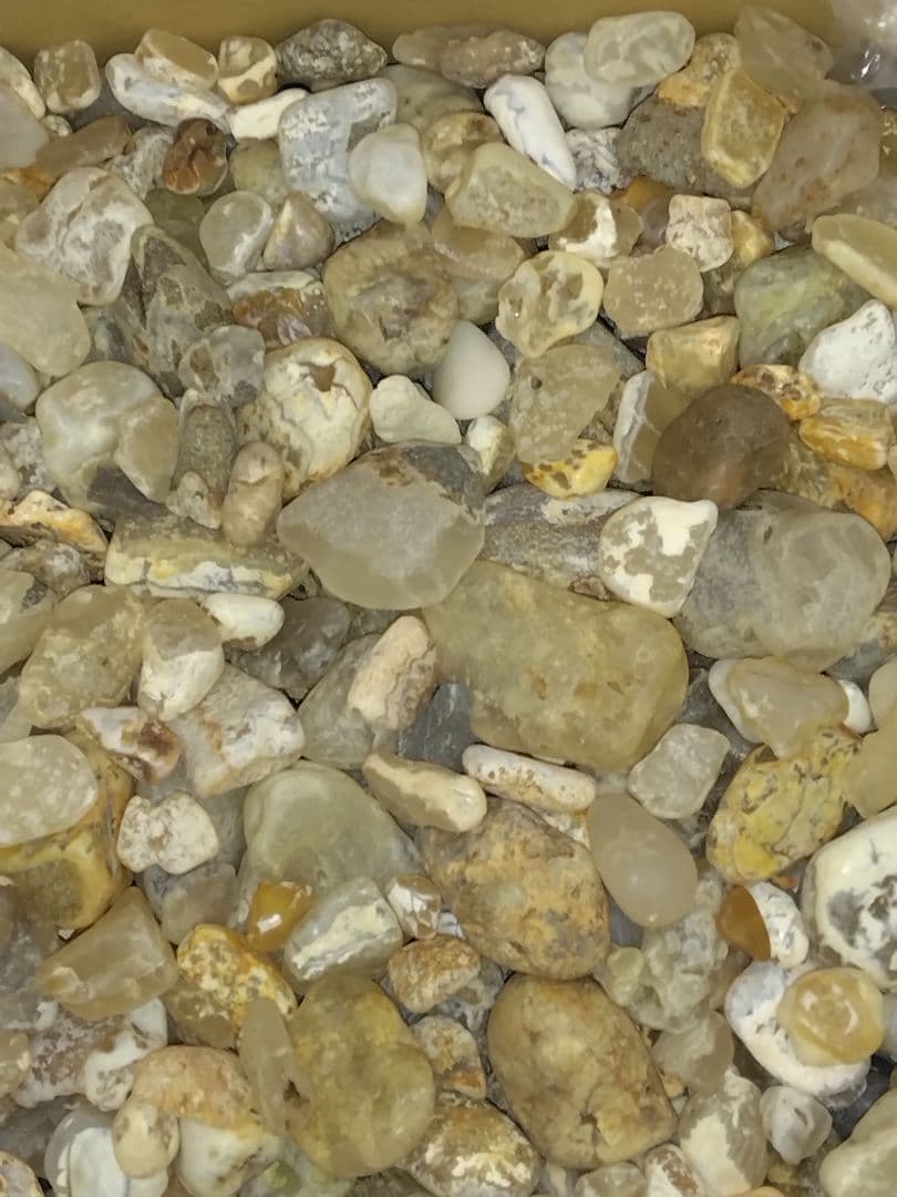 北海道厚田村産　瑪瑙原石　7キロ大量　瑪瑙　瑪瑙標本　鉱物標本　宝石