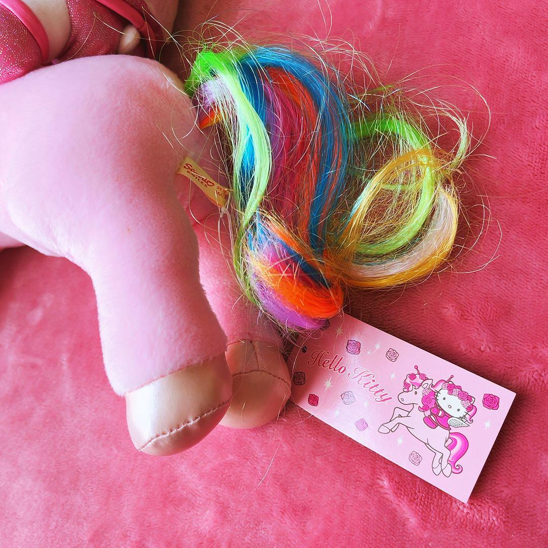 希少激レア　ハローキティ　ぬいぐるみ　ユニコーン　レインボー　ウイングピース