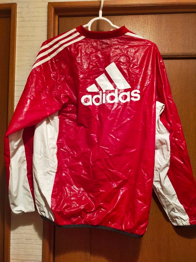 adidas 汗出し 赤/白 ストライプ付き Мサイズ