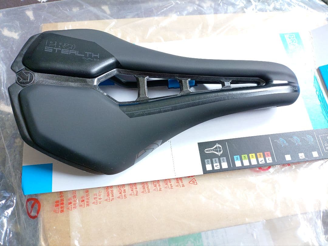 【未使用】SHIMANO PRO STEALTH CURVED 142mmサドル