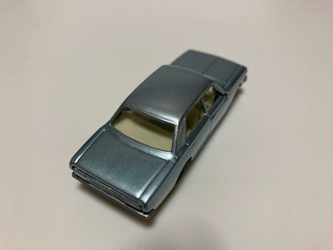 トミカ　日本製　クラウン　スーパーデラックス　1Aホイール　メタブルー