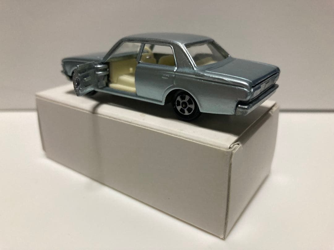 トミカ　日本製　クラウン　スーパーデラックス　1Aホイール　メタブルー