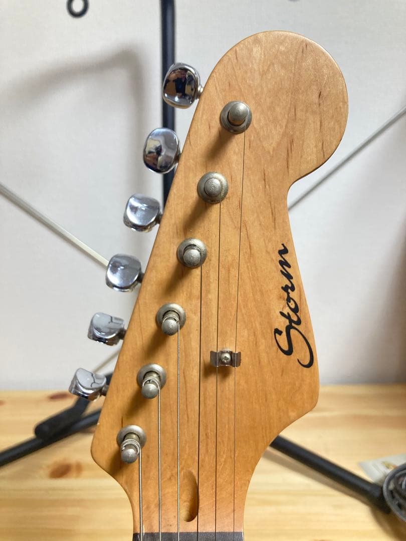 ☆ 付属品多数！ 激レア！ STORM ストラトキャスタータイプ エレキギター