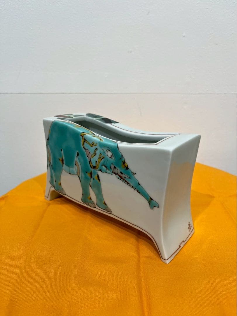 山近泰《神象の図》花器｜九谷焼｜作家略歴付・共箱入