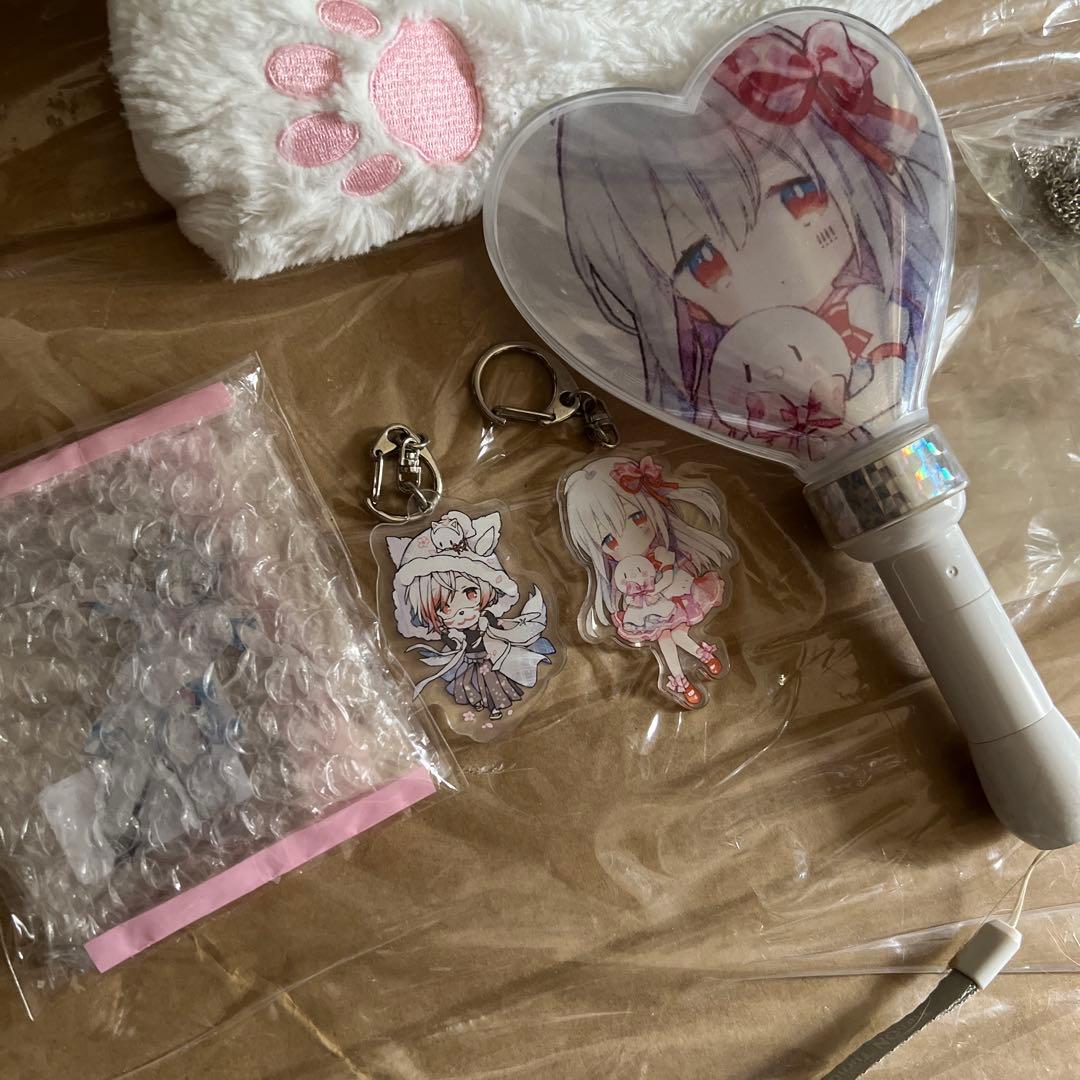 まふまふ ピラミッドネックレス、アクキー、帽子、ペンライト グッズ