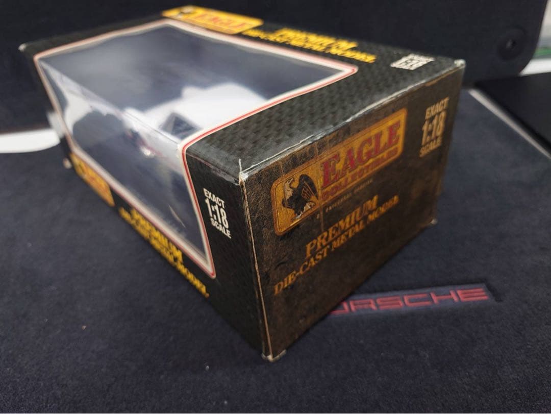 京商　イーグル　1/18ミニカー ポルシェ911 カレラ　RS ホワイト