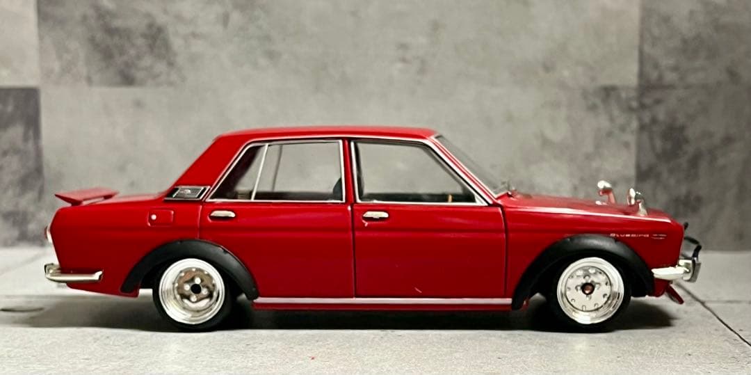 国産名車 1/24 ダットサン ブルーバード 510 カスタム 旧車 ミニカー