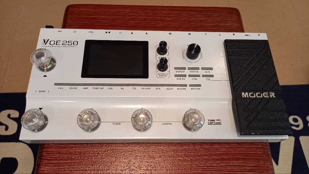 ギター Mooer GE250