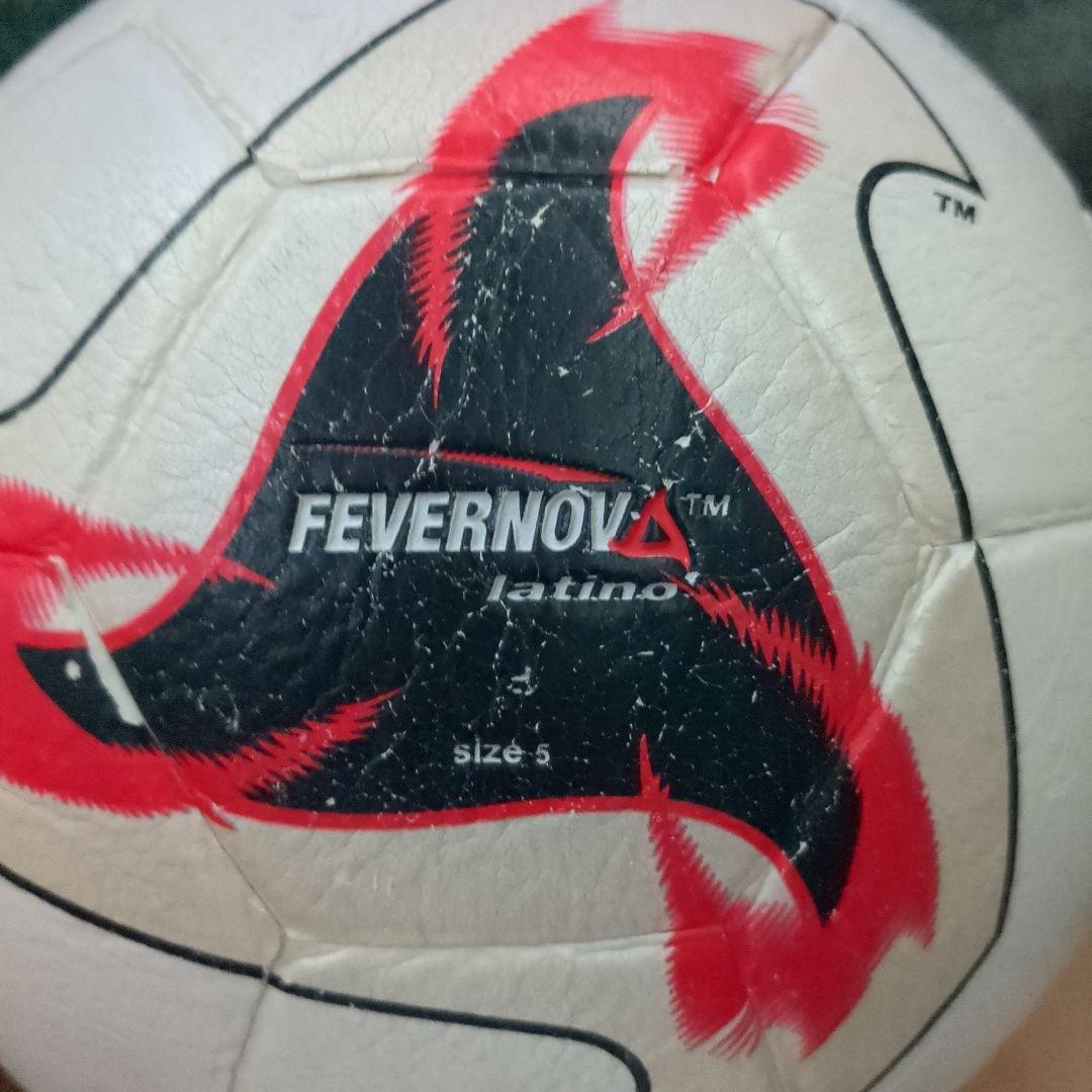 Fevernova Latino サッカーボール サイン入り　アリエン・ロッベン