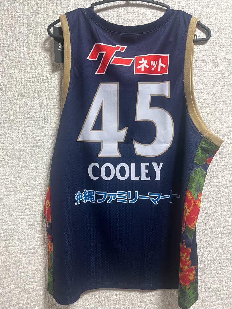 琉球ゴールデンキングス　レプリカユニフォームクーリー選手