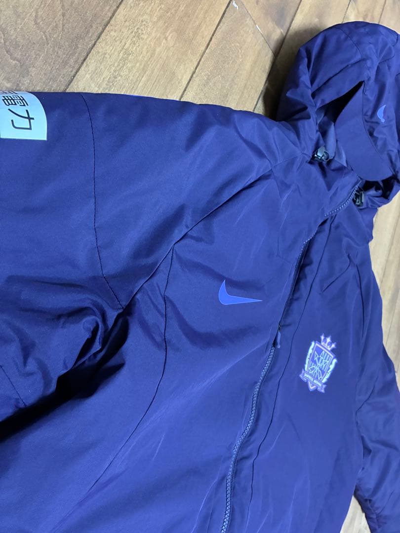 サンフレッチェ広島支給品NIKE ダウンコート XL美品　週末特価3,000円引