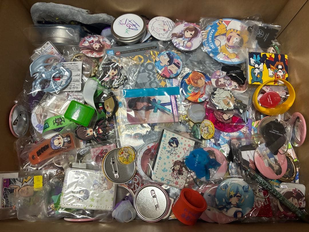 アニメ 漫画 大量 グッズ まとめ売り 缶バッジ カード アクリルスタンド