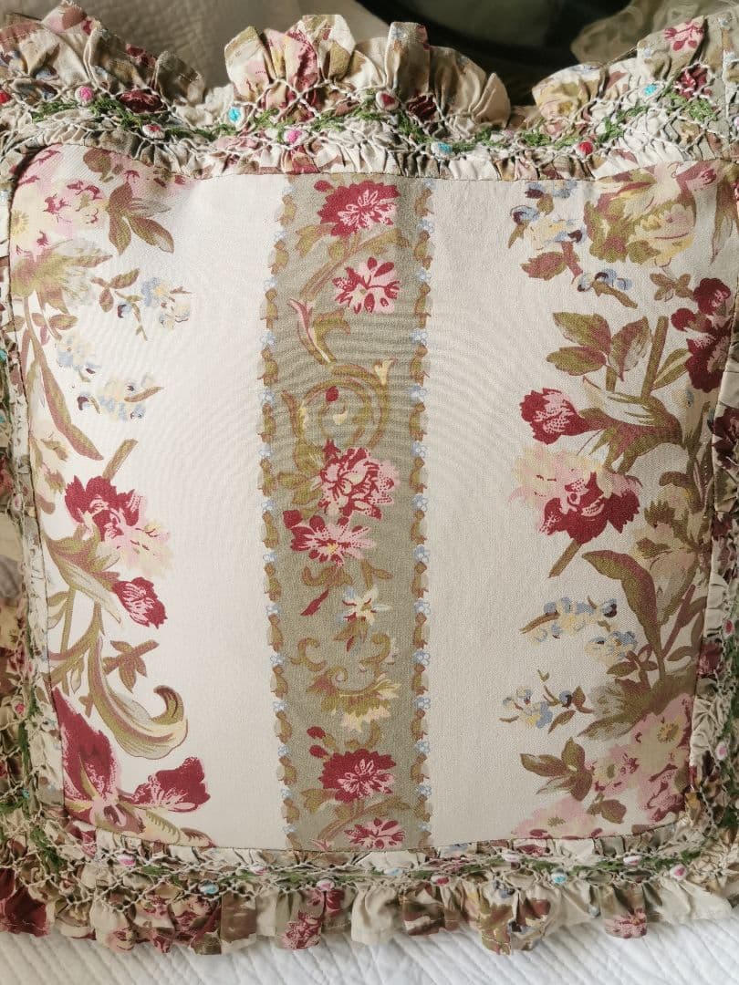 ヴィンテージ フランス スモック＆バリオン刺繍 花柄ファブリッククッションカバー