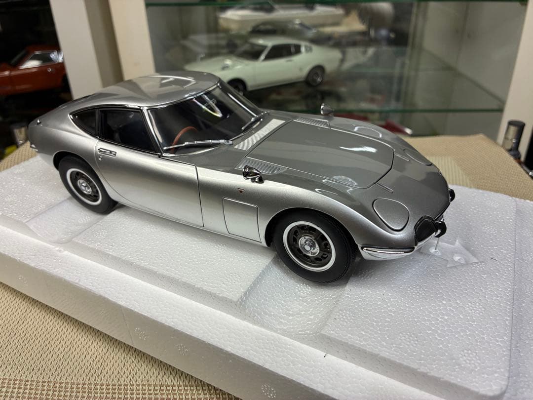 オートアート 1/18 トヨタ 2000GT(シルバー)