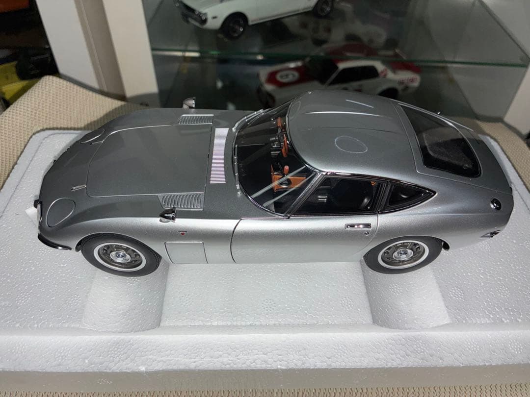 オートアート 1/18 トヨタ 2000GT(シルバー)