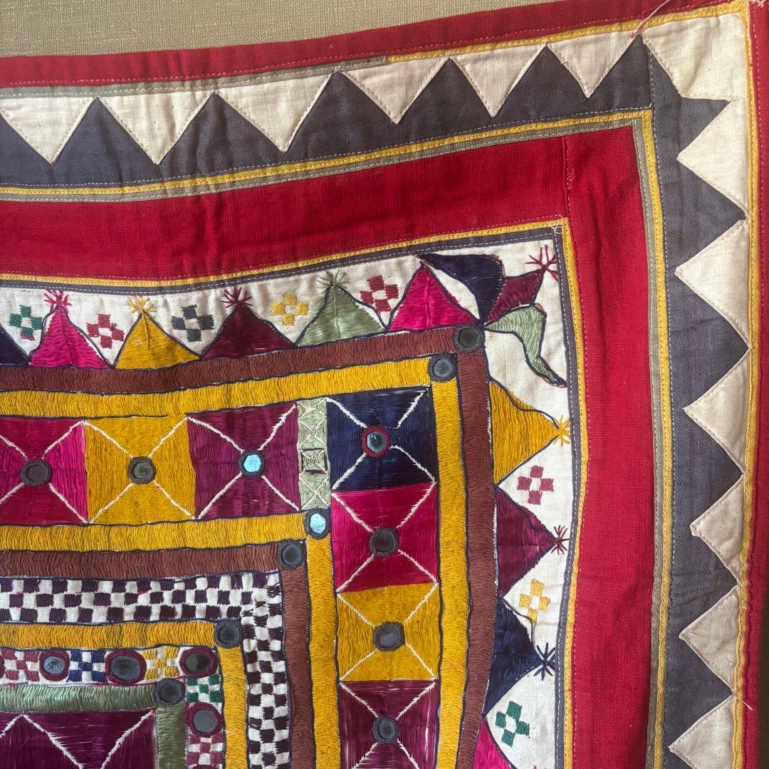 インドアンティークミラーワーク刺繍タペストリー