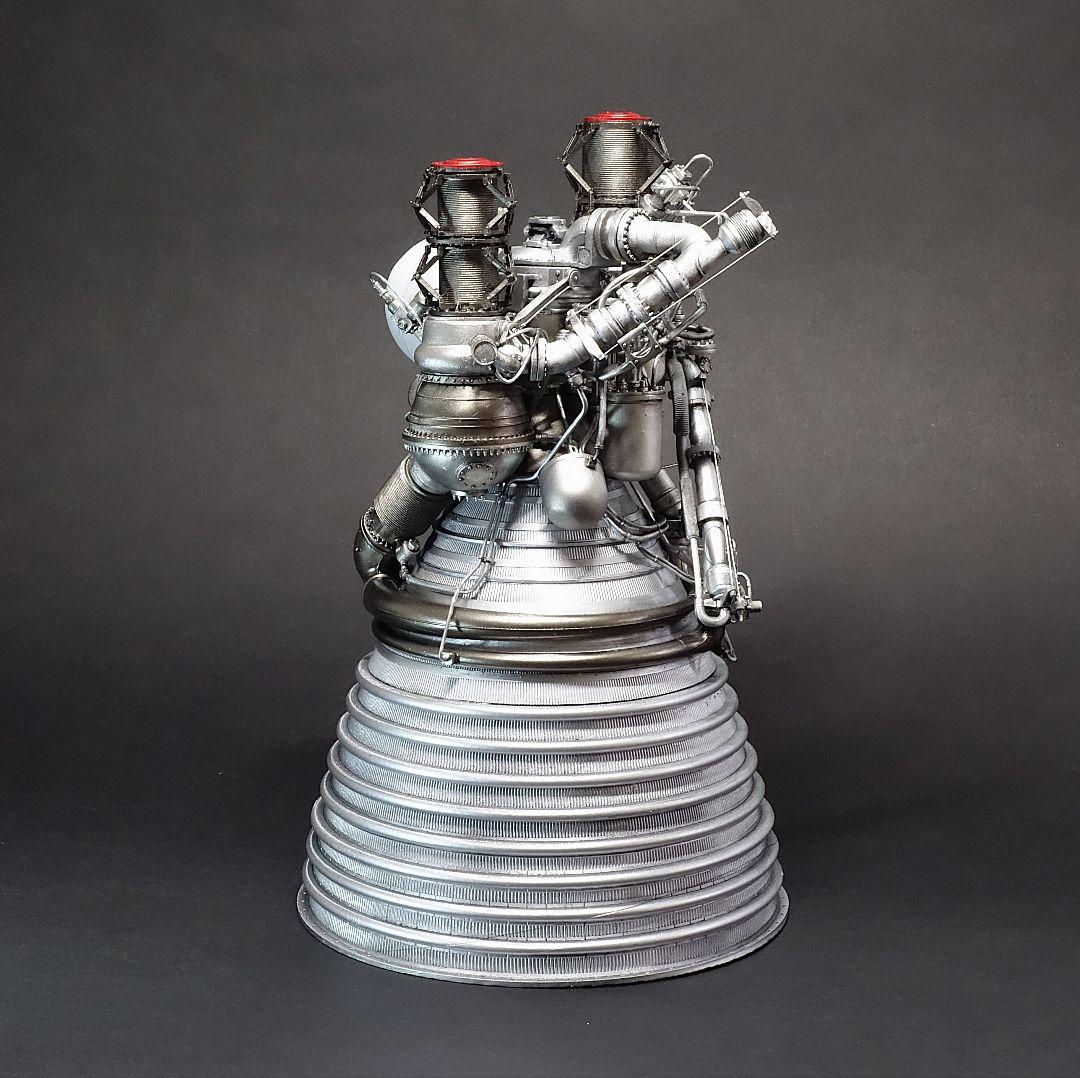 ロケットダイン社製 J-2 ロケットエンジンモデル完成品