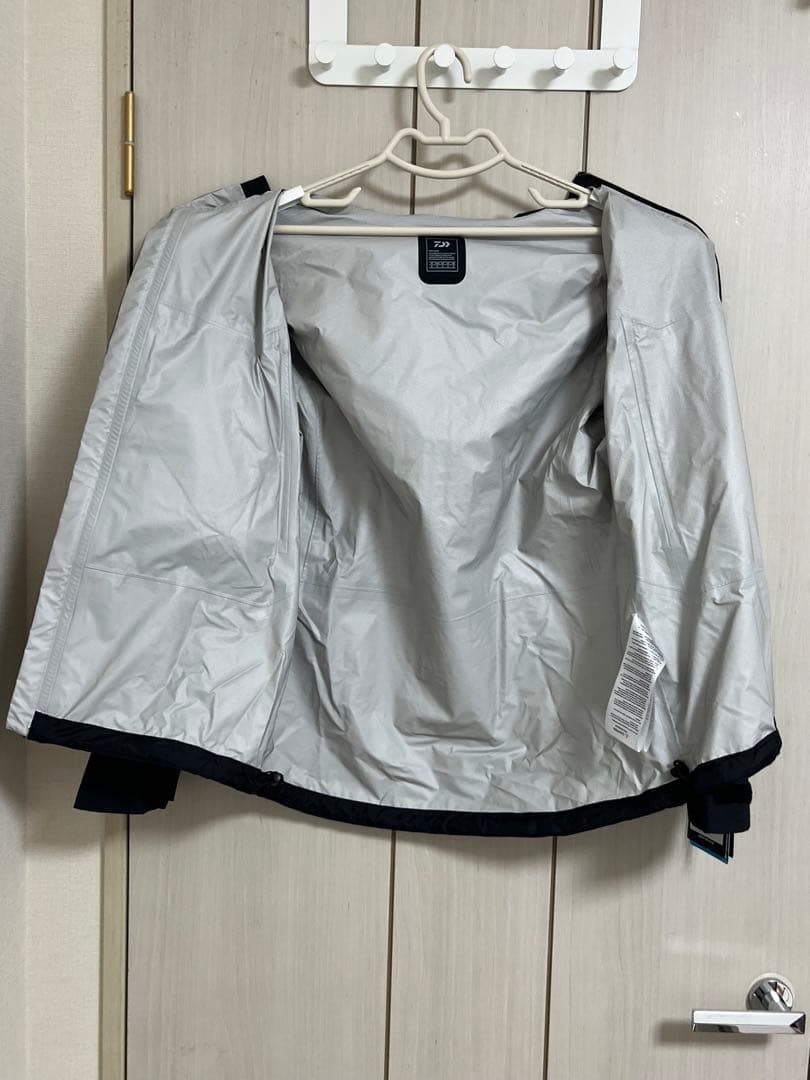 【新品未使用】ダイワ　レインマックス デタッチャブルレインスーツ DR-3021