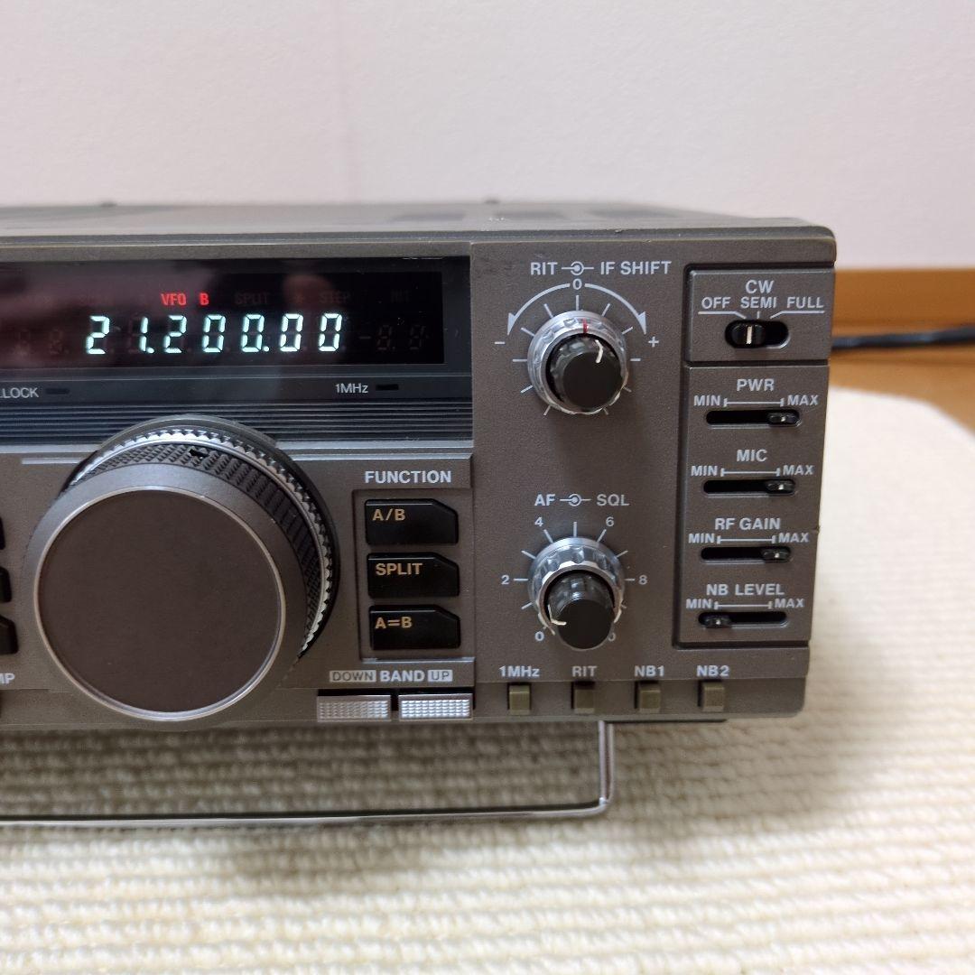 アマチュア無線機　ＴＳ-６８０V