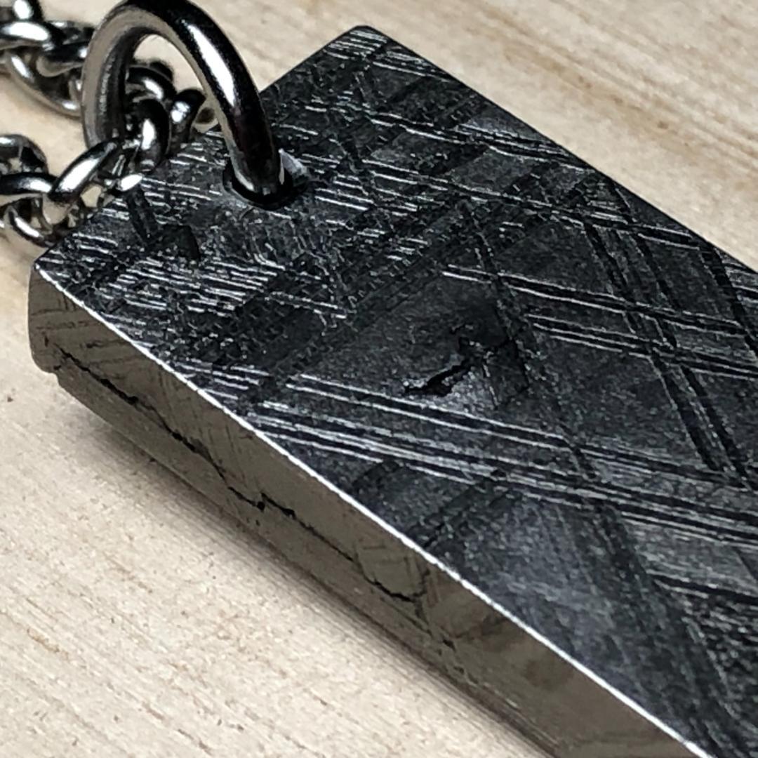 隕石　ムオニオナルスタ隕石　 ペンダントトップ　重さ約20ｇ