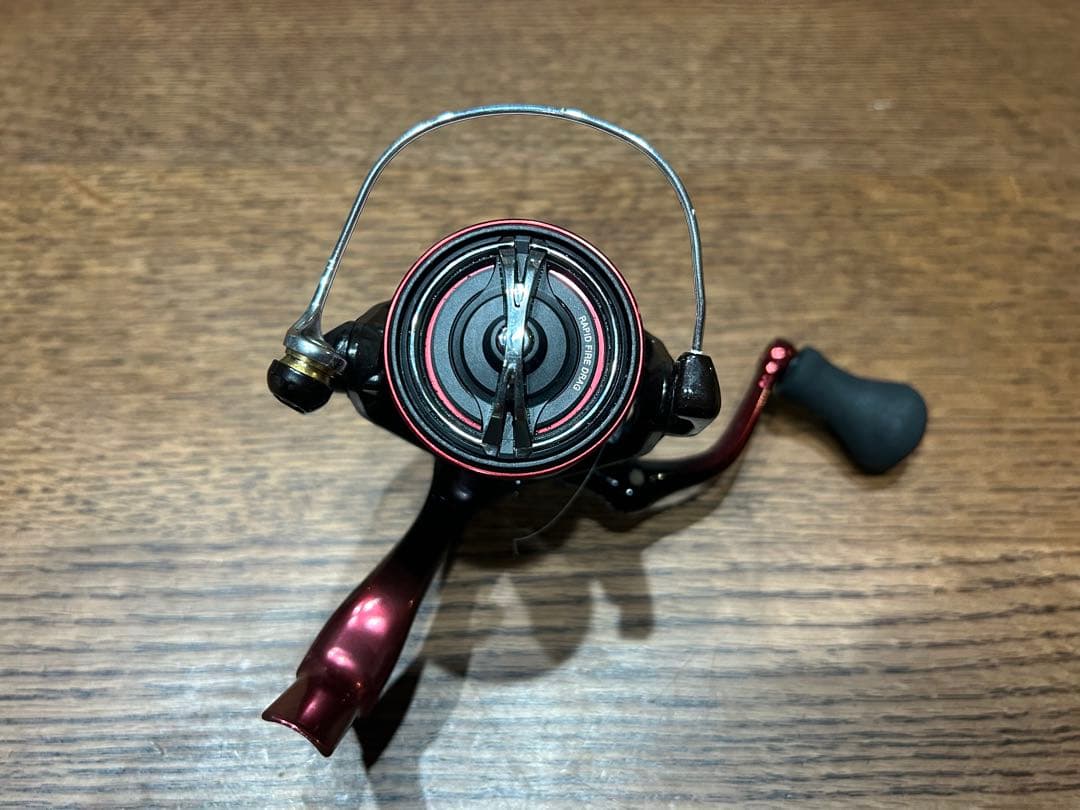 【本日限り】SHIMANO スピニングリール 18セフィアBB C3000SHG