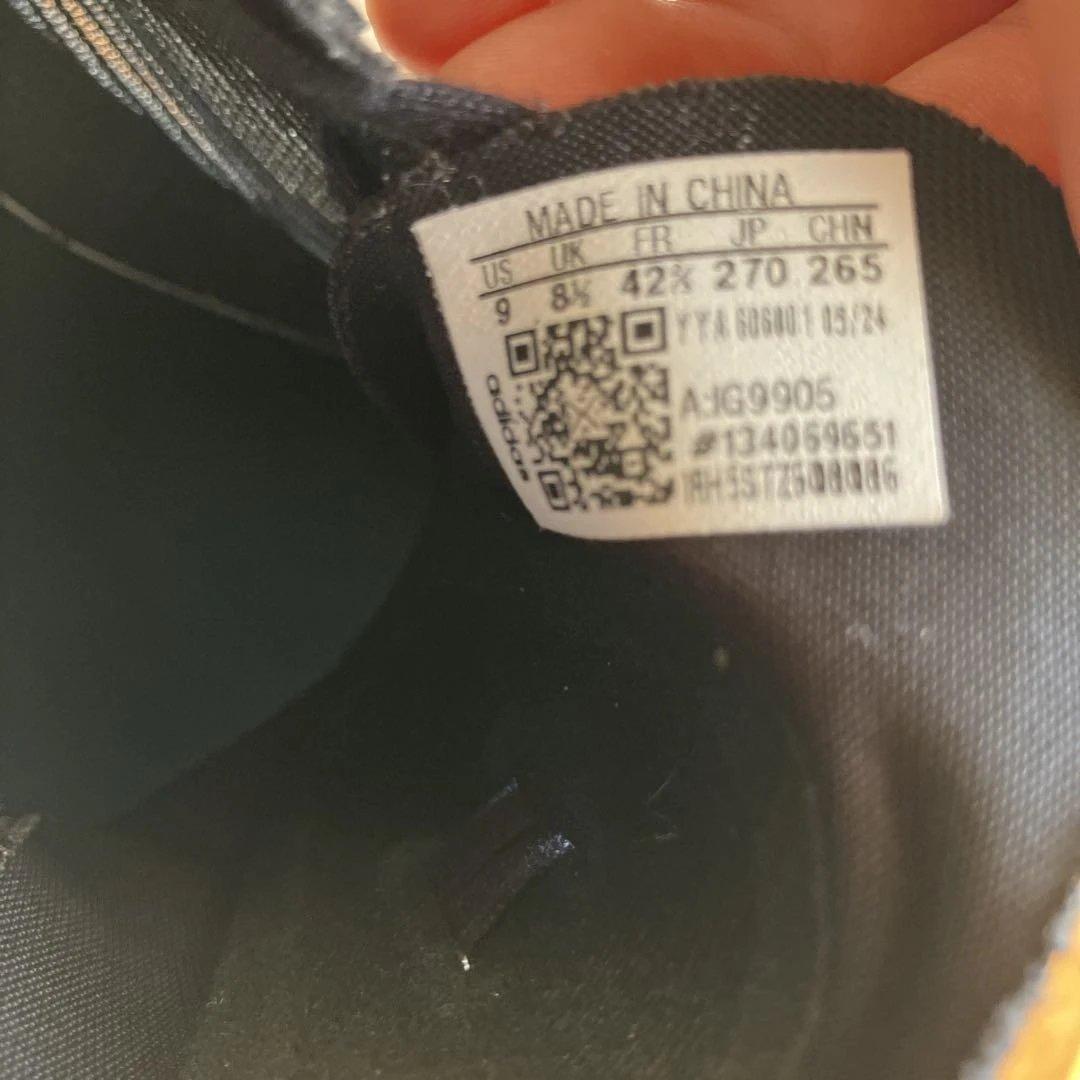 ADIZERO スパイクシューズ　アンビジョン