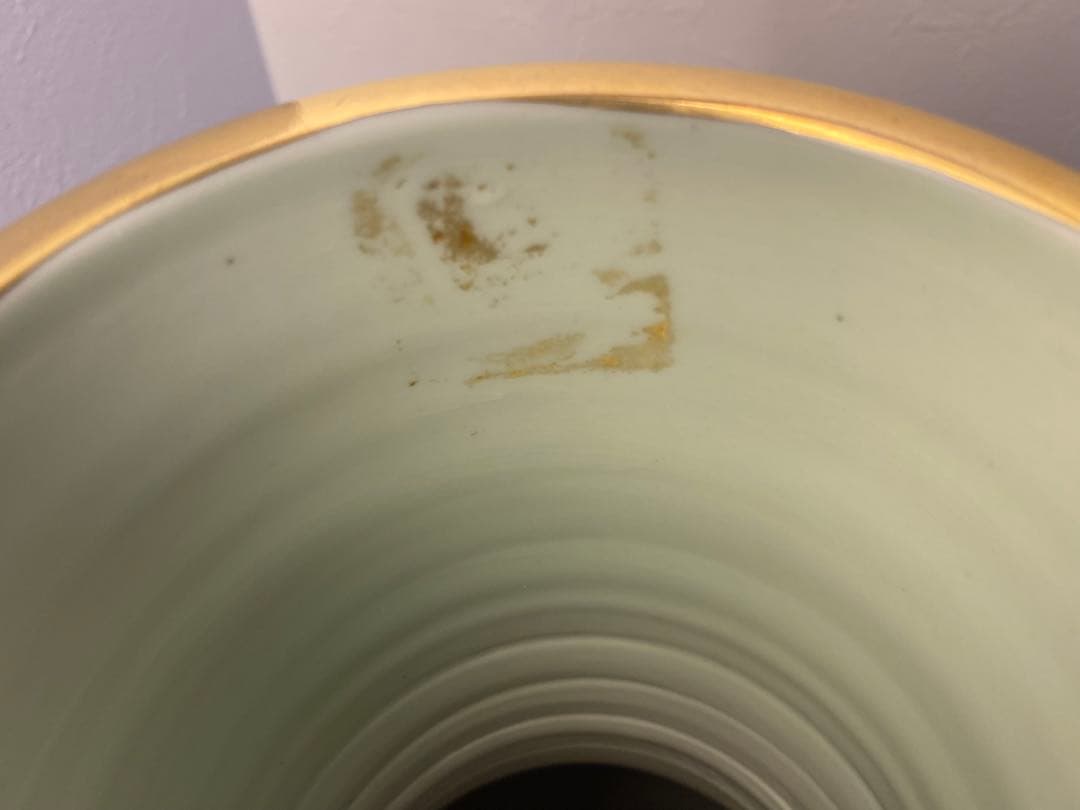 大清乾隆年製款 粉彩金地萬花紋天球瓶　金彩　五彩　色絵磁器