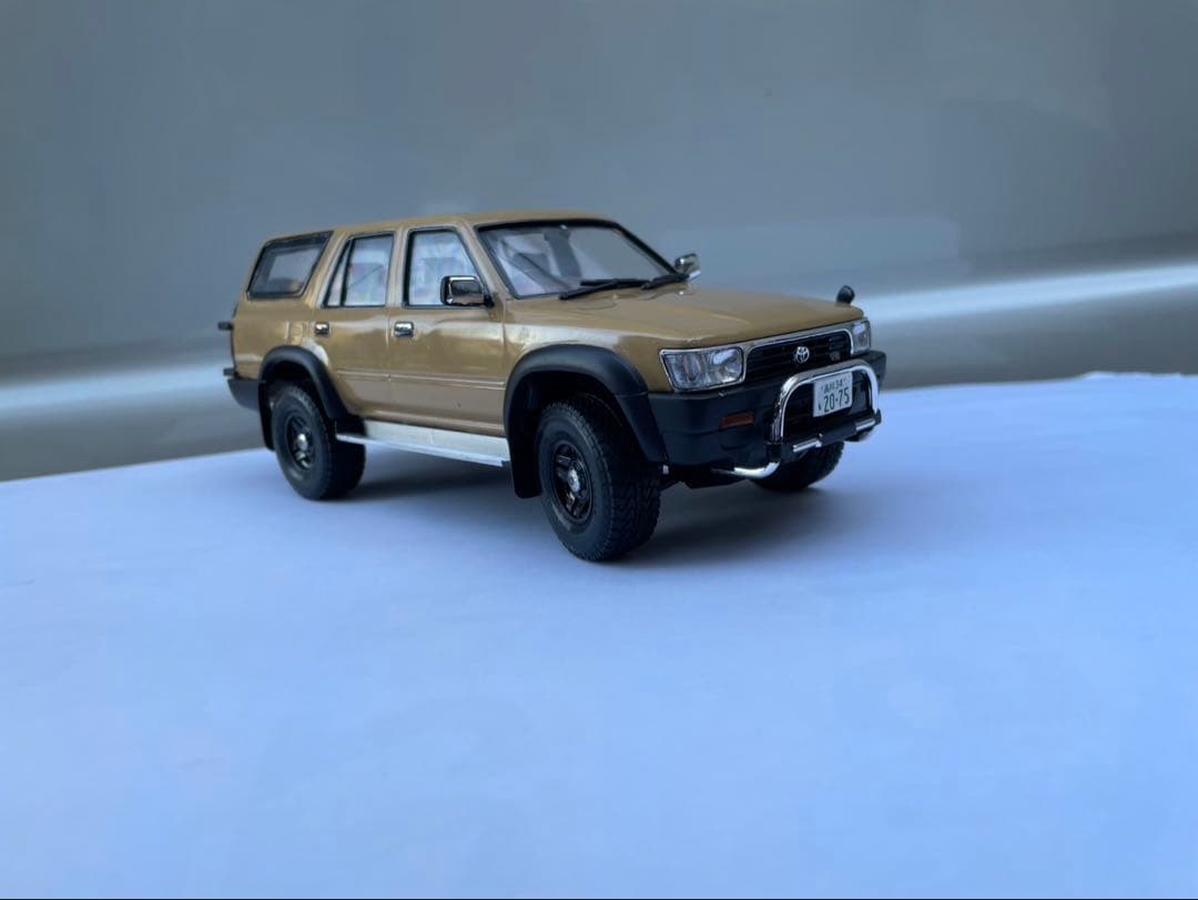 ム*ク様 1/24 アオシマハイラックスサーフの完成品