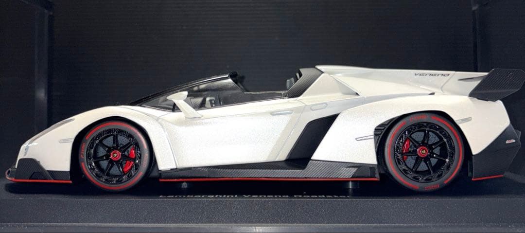 京商 ランボルギーニ ヴェネーノ 1/18 OUSIA