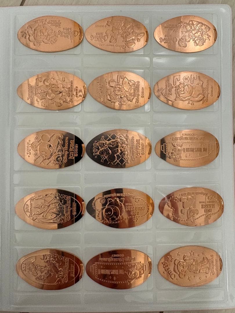 ディズニー　スーベニアメダル　208枚　メダルコレクションブック付き