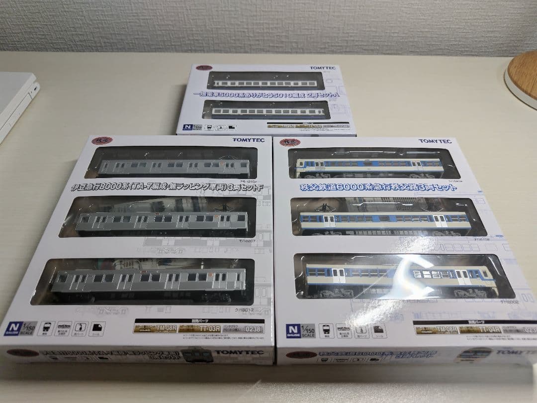 鉄道コレクション　秩父鉄道6000系　伊豆急8000系無塗装　一畑電車5000系