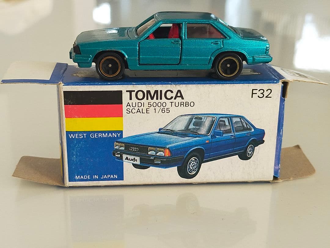 アウディ 5000 ターボ 一般輸出 仕様 青箱 トミカ F32-2-4 日本製