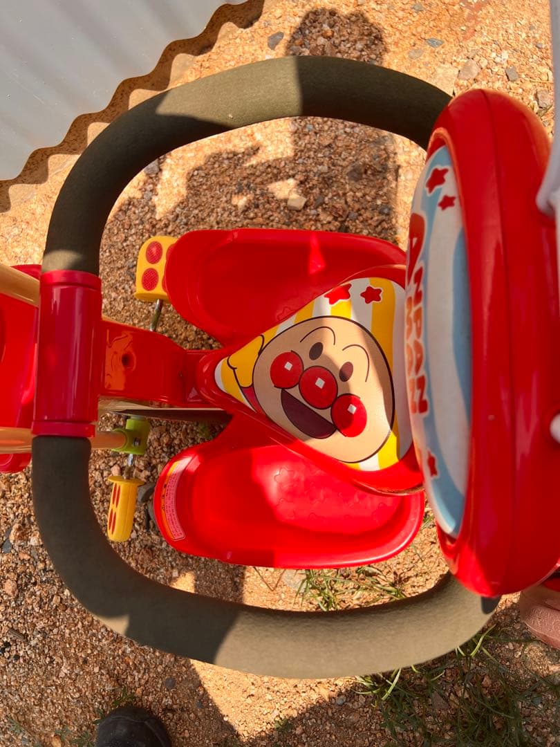 アンパンマン 三輪車 赤