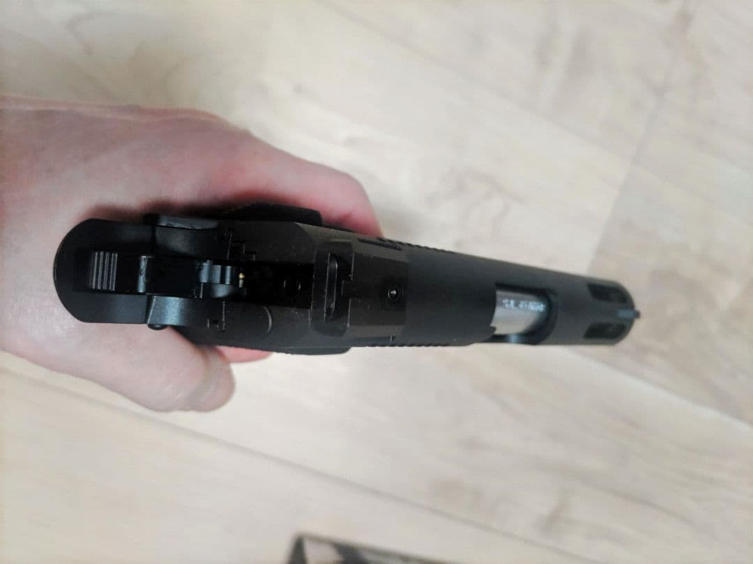 東京マルイ V10 Ultra Compact(ウルトラコンパクト） BLACK