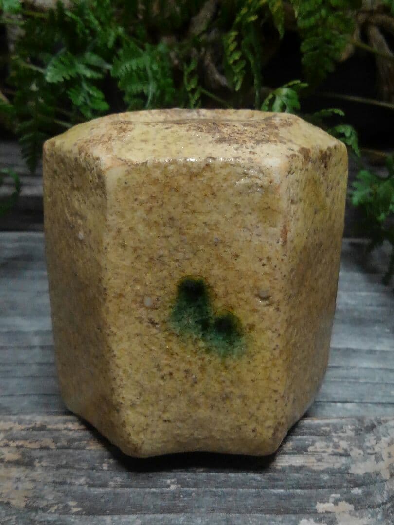 ♥美濃焼　黄瀬戸　ぐい飲み　桐箱付き　骨董品　ぐい吞み