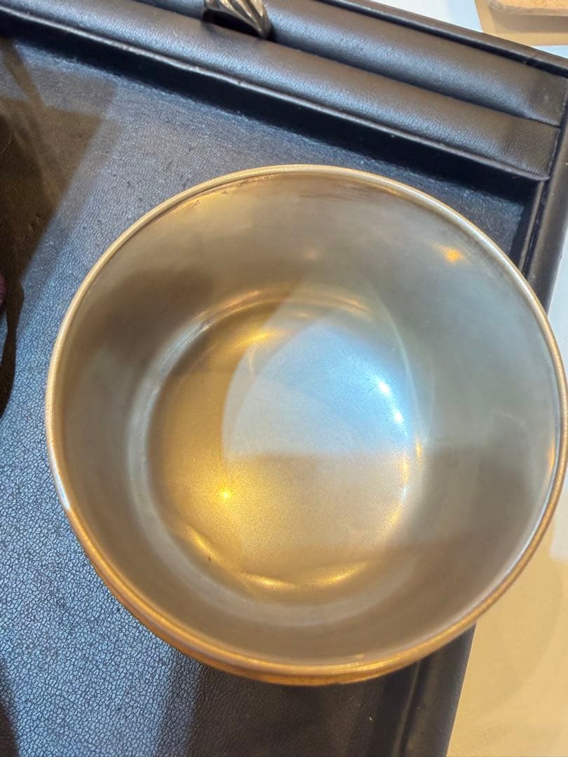 川瀬表完　茶道具用棗 黒地金色松模様