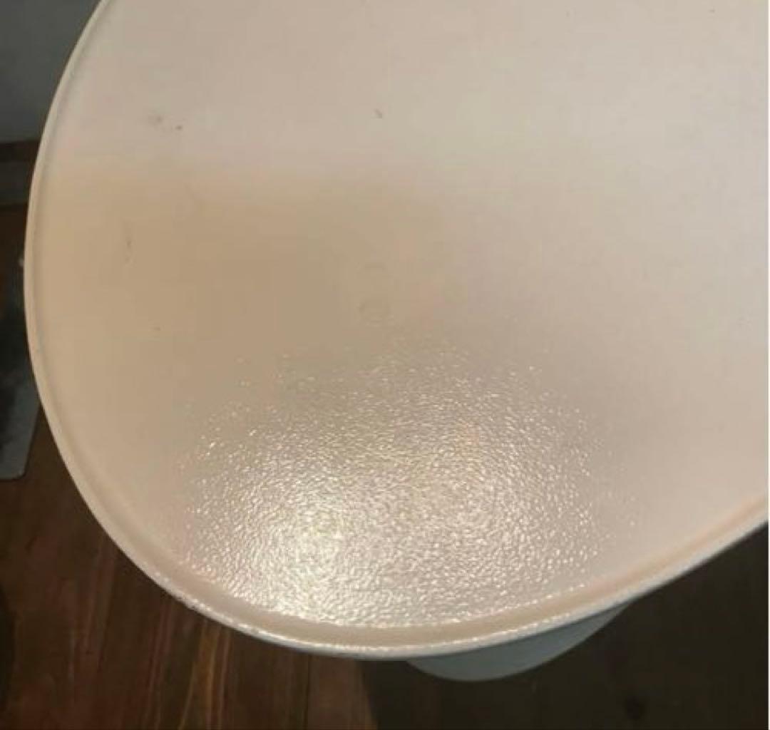 美品　鉄製　ホワイト　サイドテーブル　anna chen デザイン　ナイト