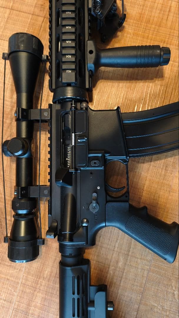 S＆T M4A1 ガスブローバック バイポッド＋スコープ付き